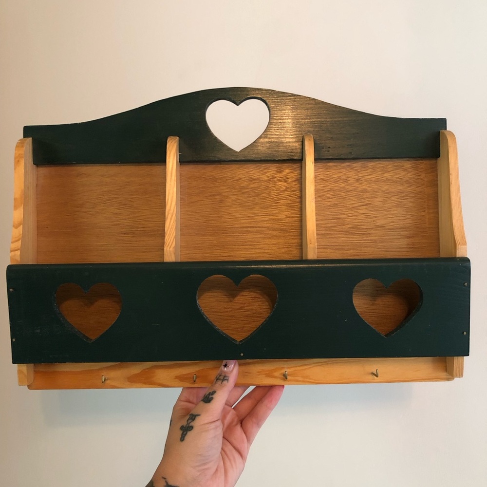 Wooden Heart Cutout Wall Shelf in Dark Green and Natural Wood